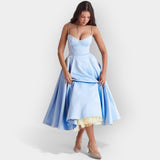 Elegancka Sukienka Midi o Stylowej Linii