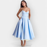 Elegancka Sukienka Midi o Stylowej Linii