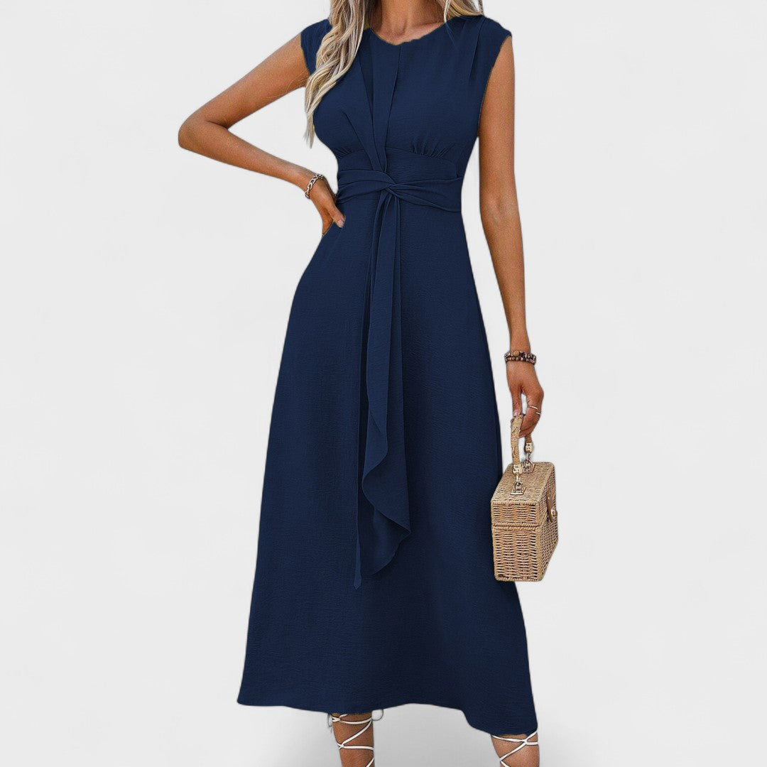 Andrea - Elegant sleeveless maxi dress with a round neckline