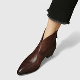 Ralica - Eleganckie botki z wycięciem V