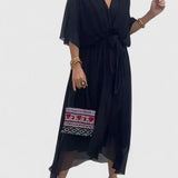 Nada | Elegancka Sukienka z Dekoltem w Kształcie V